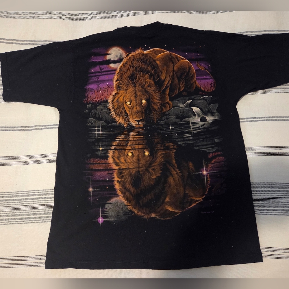 Liquid Blue Vintage 1998 All Over Print Lion Graphic Tee Size Large 90s Y2K